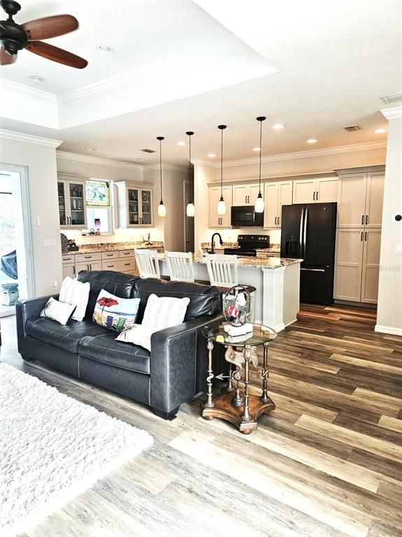 Interior, Kitchen, Living room, Pendant Lights, Recessed Lighting, Wood Texture Flooring