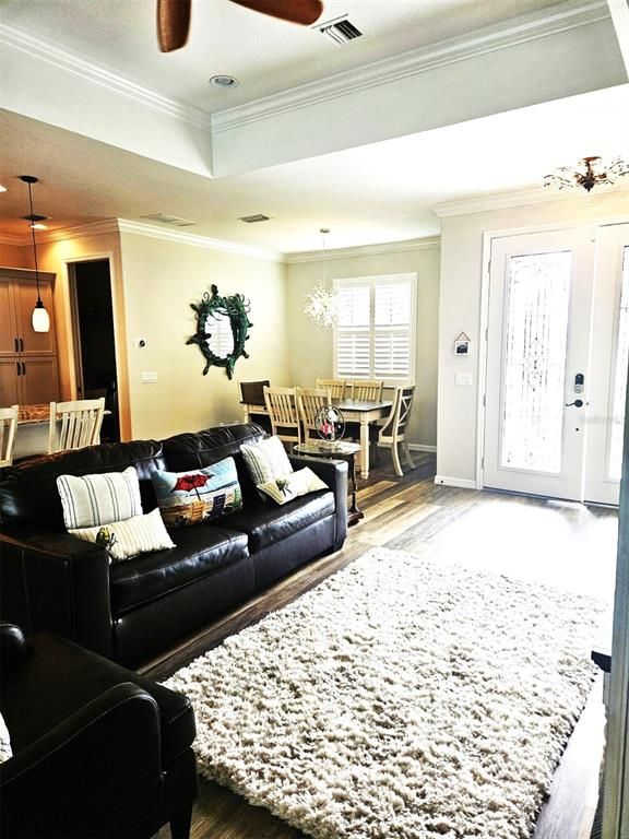 Chandelier, Dining room, Interior, Living room, Pendant Lights, Wood Texture Flooring