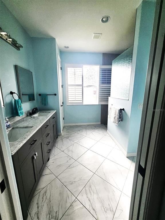 Bathroom, Interior, Marble, Recessed Lighting