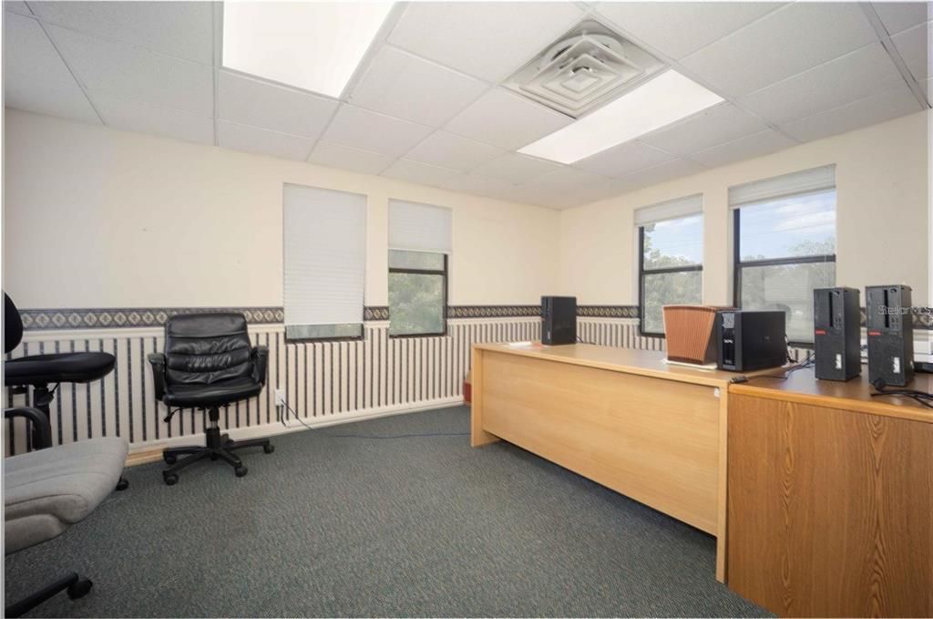 Home Office, Interior