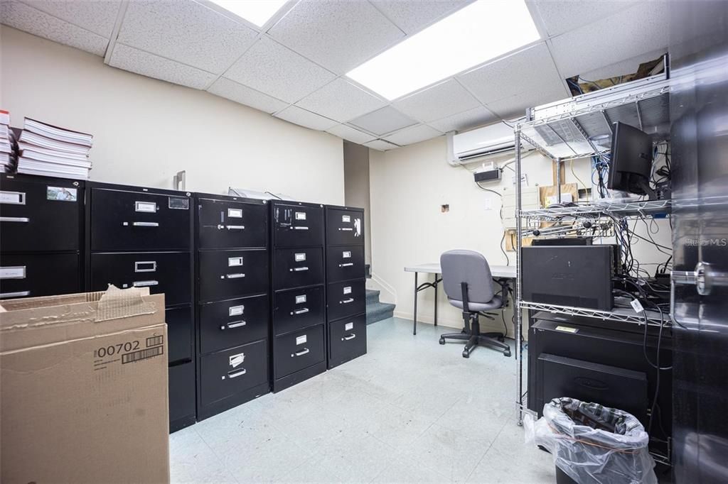 Home Office, Interior