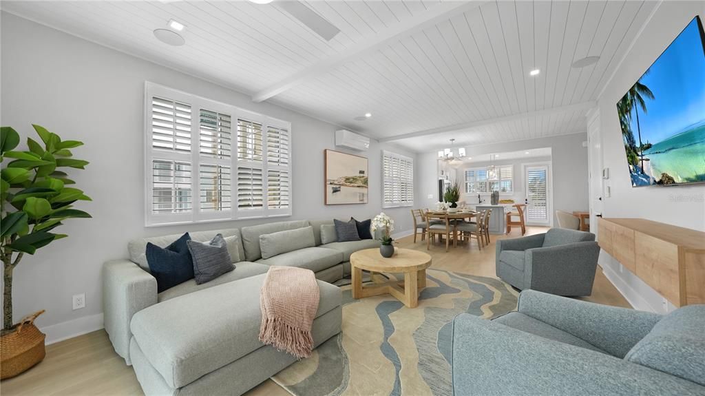 Chandelier, Dining room, Interior, Living room, Recessed Lighting, Wood Texture Flooring