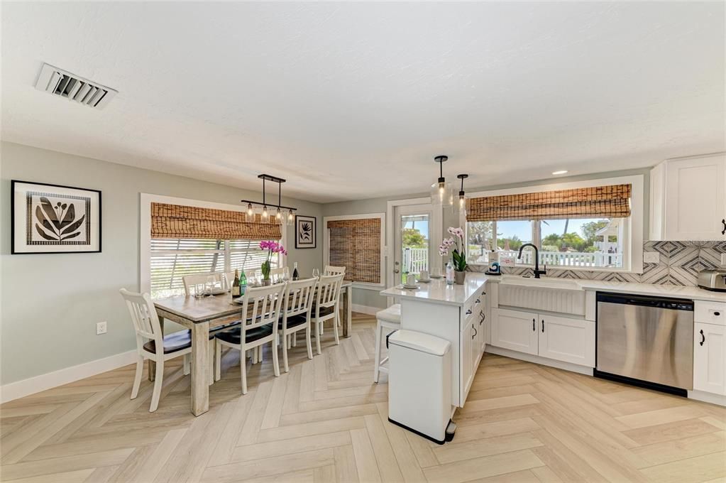 Dining room, Interior, Kitchen, Pendant Lights, Recessed Lighting, Wood Texture Flooring