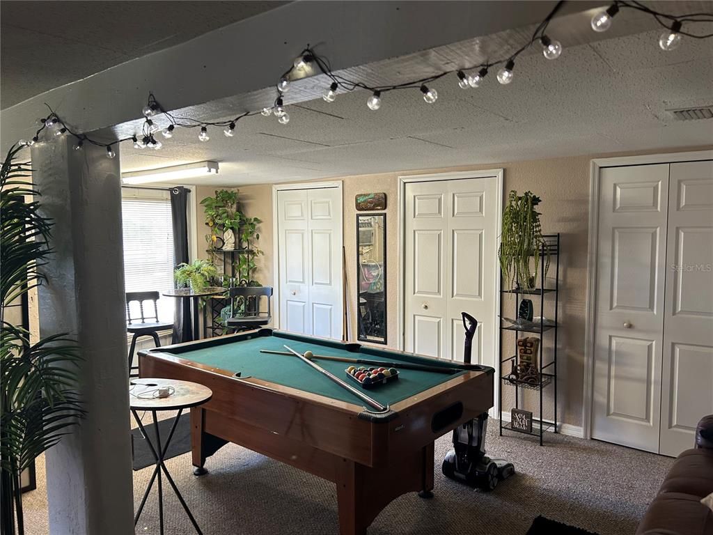 Billiard Table, Game Room, Interior