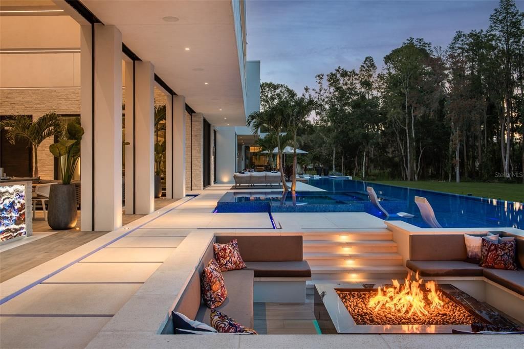 Exterior, Pool, Recessed Lighting