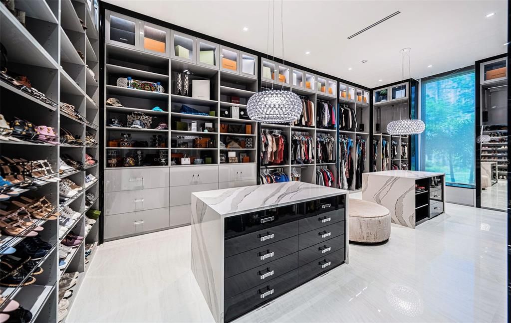 Interior, Pendant Lights, Recessed Lighting, Walk-in Closets