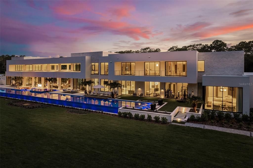 Backyard, Exterior, Facade, Pool, Modern