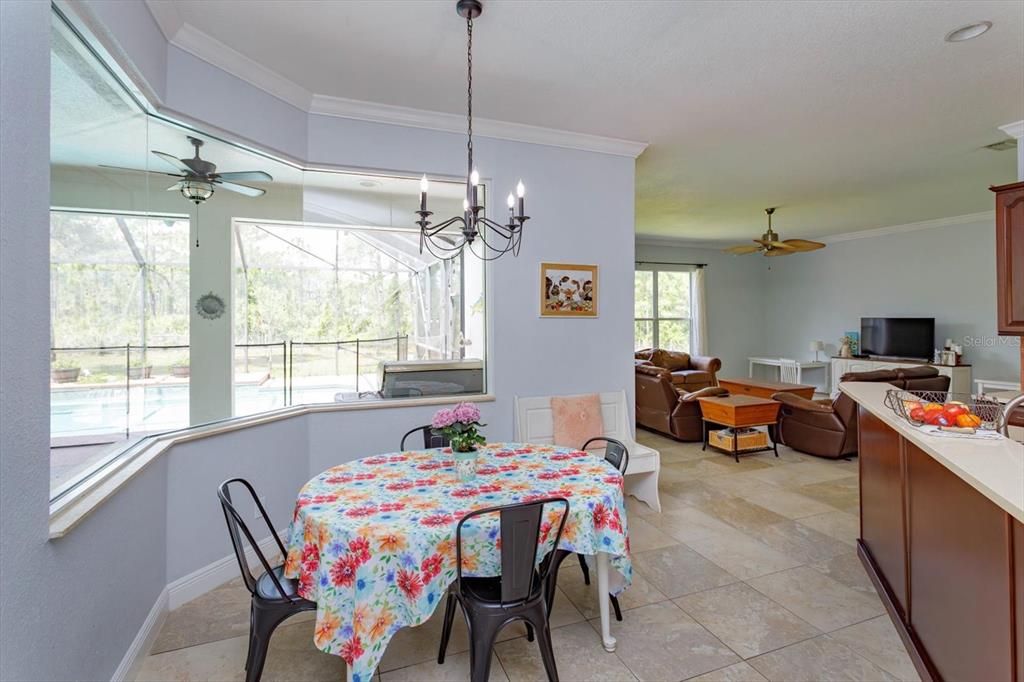 Chandelier, Dining room, Interior, Living room, Pendant Lights