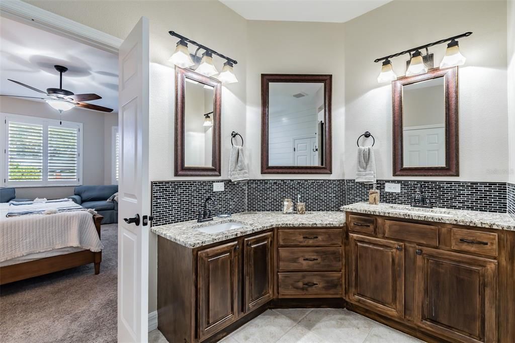 Bathroom, Bedroom, Dual Sink Vanities, Interior