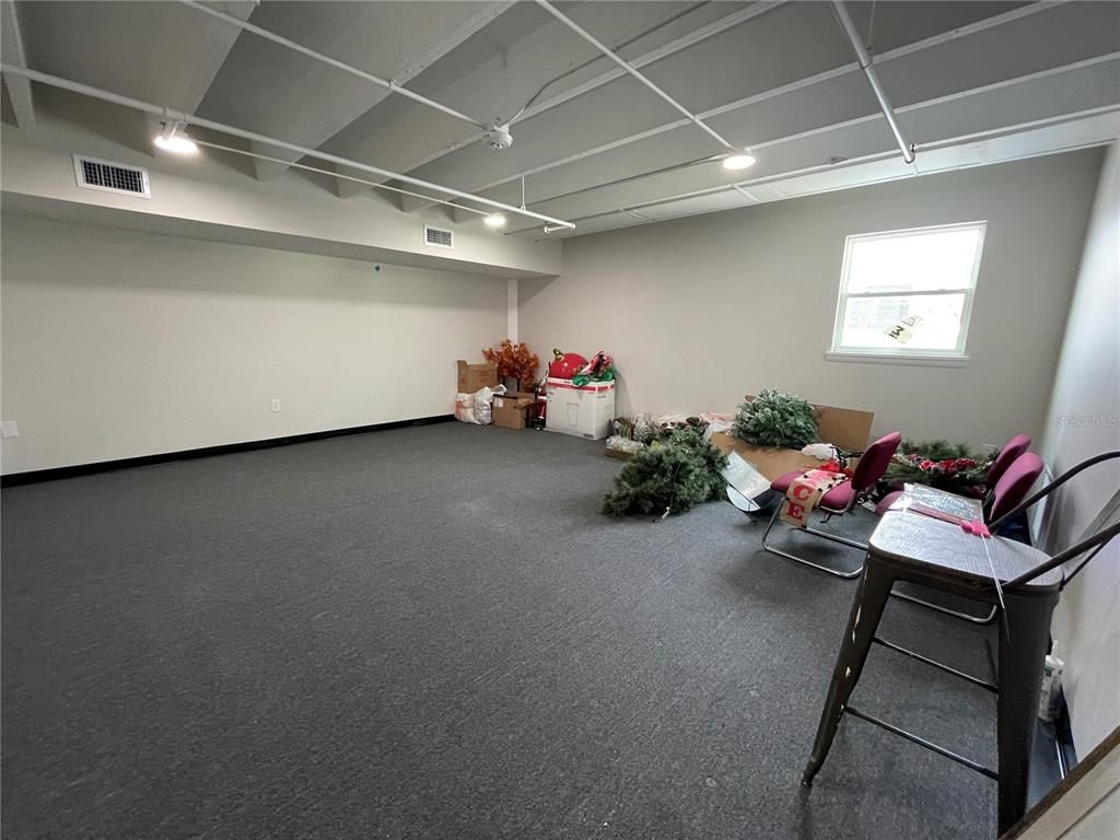 Interior, Projection Screen, Recessed Lighting