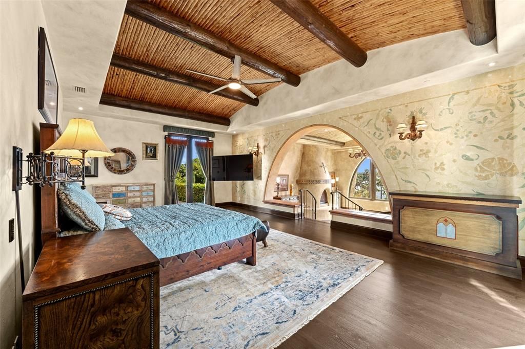 Bedroom, Interior, Recessed Lighting, Wooden Beams, Wooden Ceilings, Wood Texture Flooring