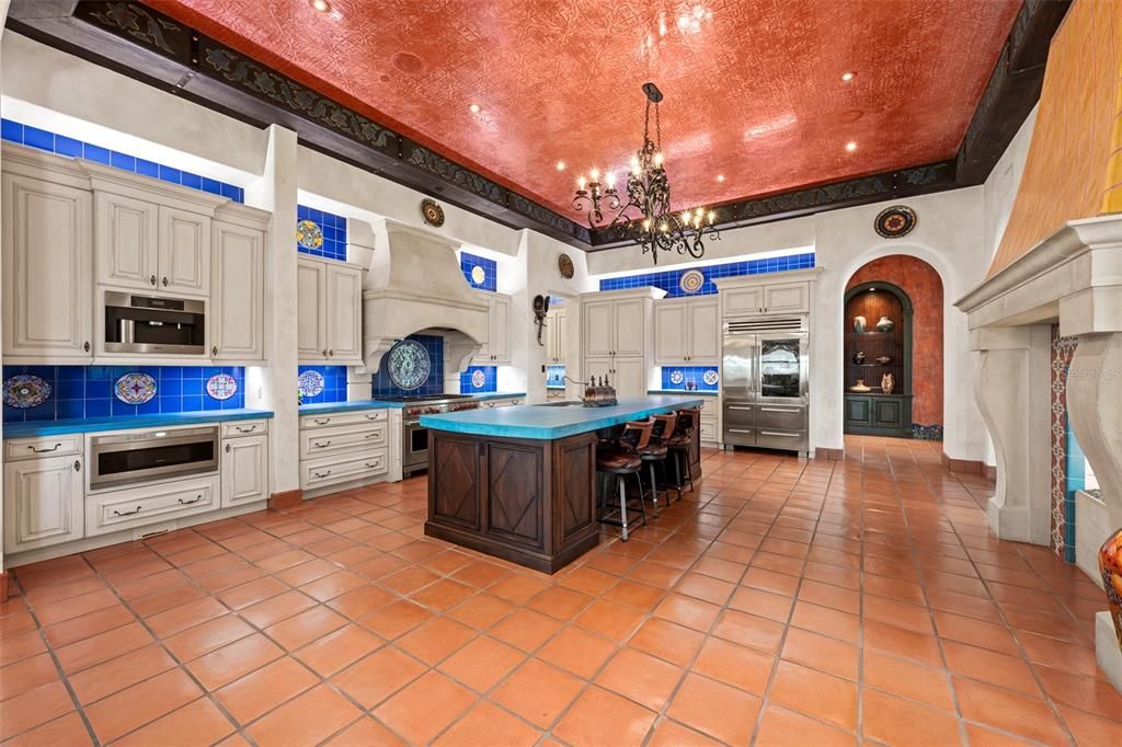 Chandelier, Interior, Kitchen, Recessed Lighting, Stainless Steel Appliances