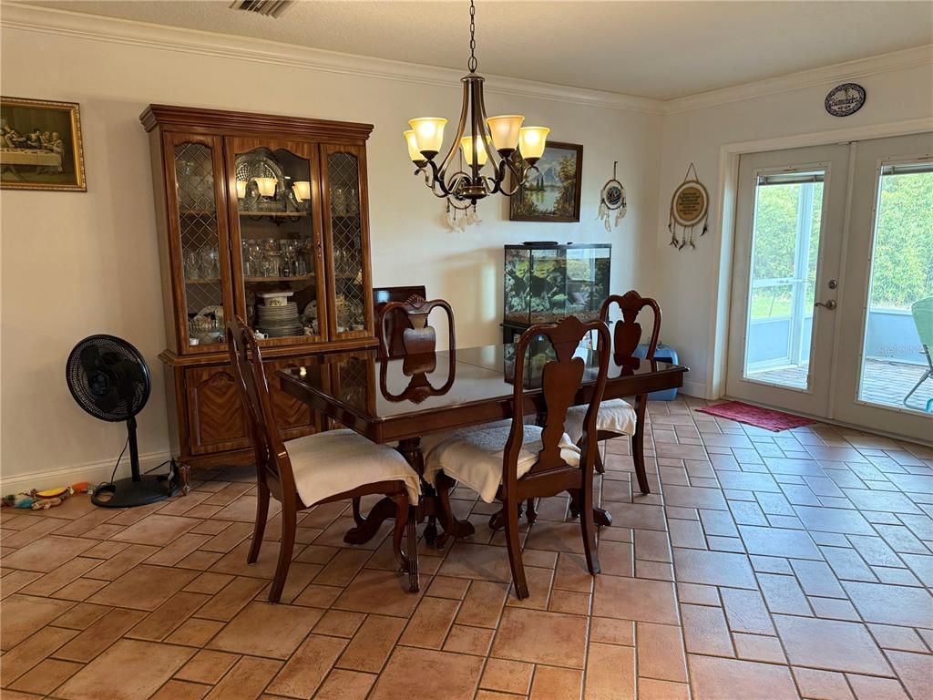Chandelier, Dining room, Interior, Pendant Lights