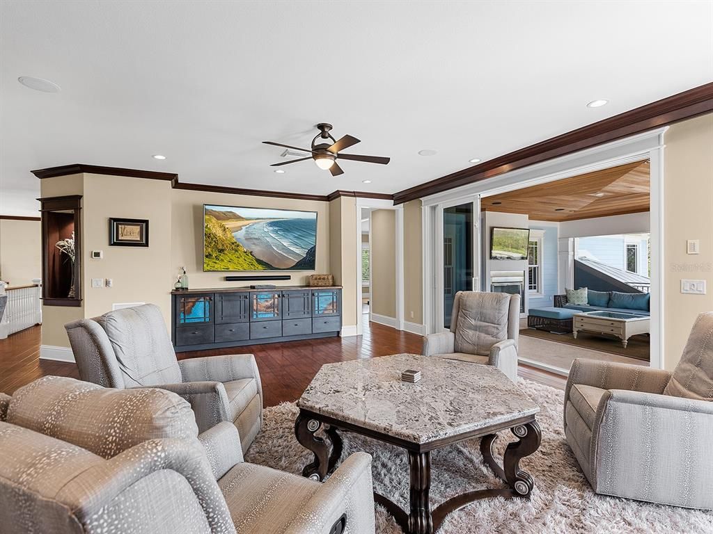 Interior, Living room, Recessed Lighting, Wood Texture Flooring