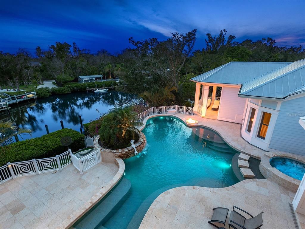 Exterior, Pool, Water