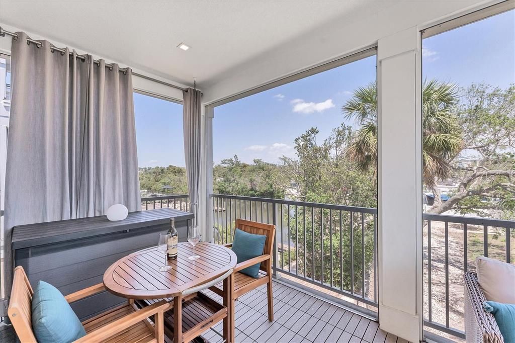 Dining room, Interior, Recessed Lighting, Sun Room