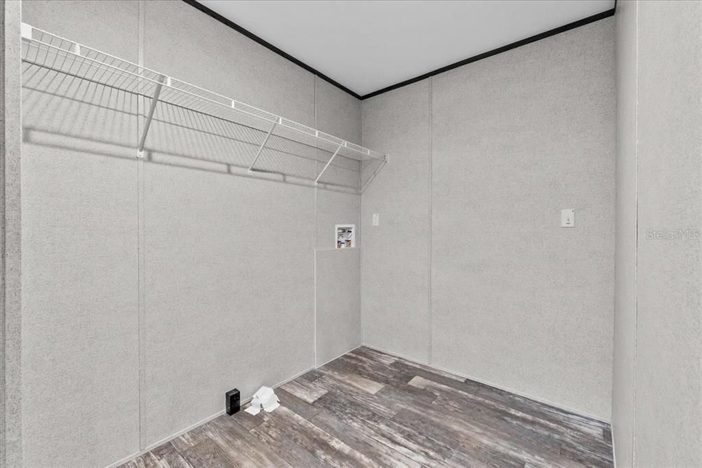 Interior, Walk-in Closets, Wood Texture Flooring