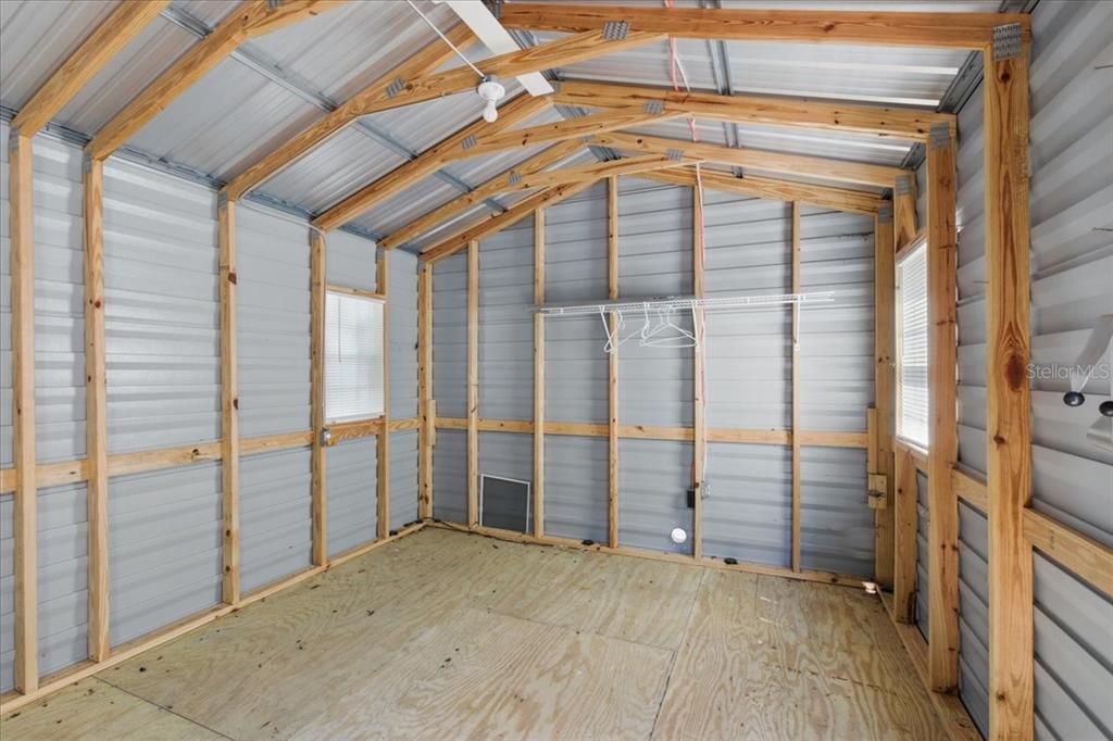 Garage, Interior, Wooden Beams