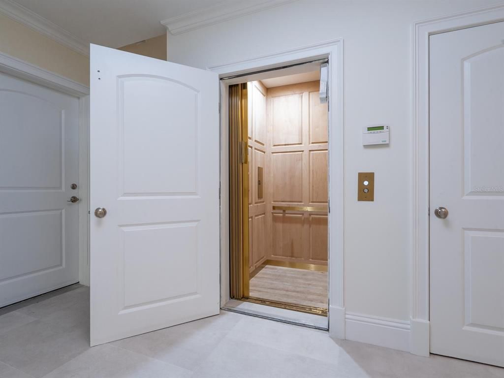 Elevator, Interior, Wooden Walls