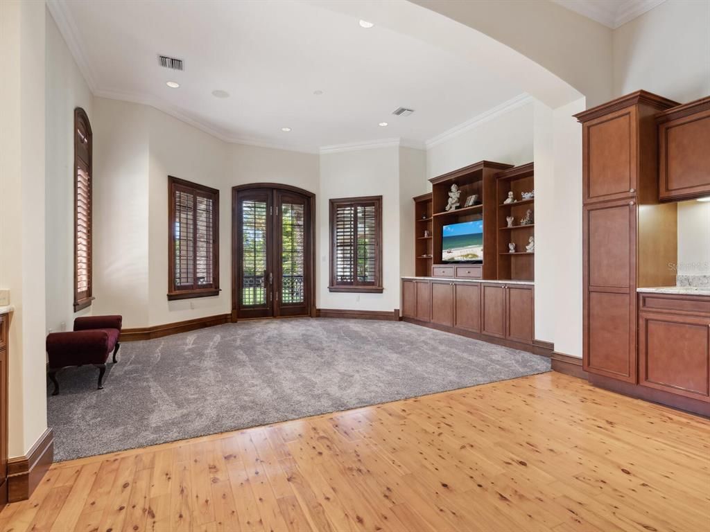 Interior, Recessed Lighting, Wood Texture Flooring