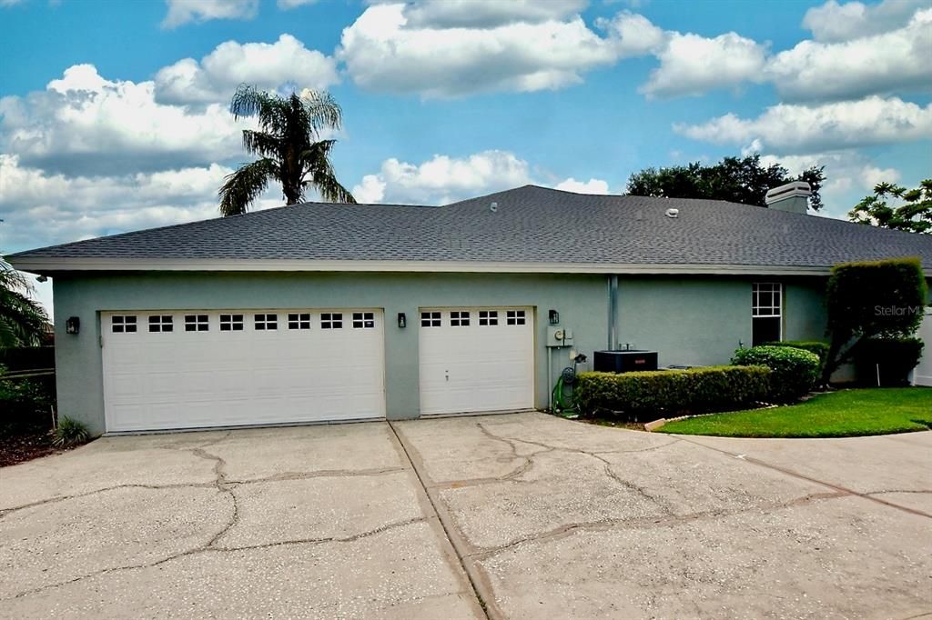 Attached, Exterior, Facade, Ranch