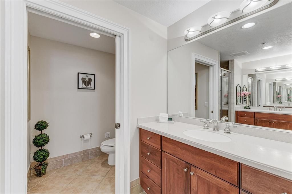 Bathroom, Dual Sink Vanities, Interior, Recessed Lighting