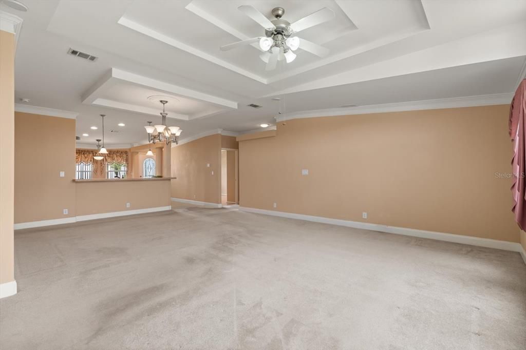 Chandelier, Empty room, Interior, Pendant Lights, Recessed Lighting