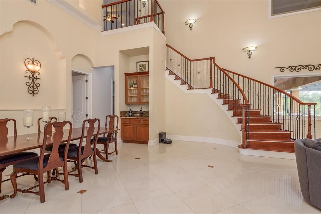 Dining room, Interior