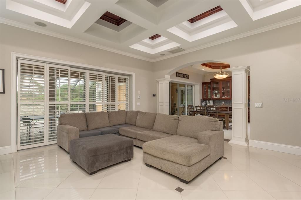 Dining room, Interior, Living room, Pendant Lights, Recessed Lighting