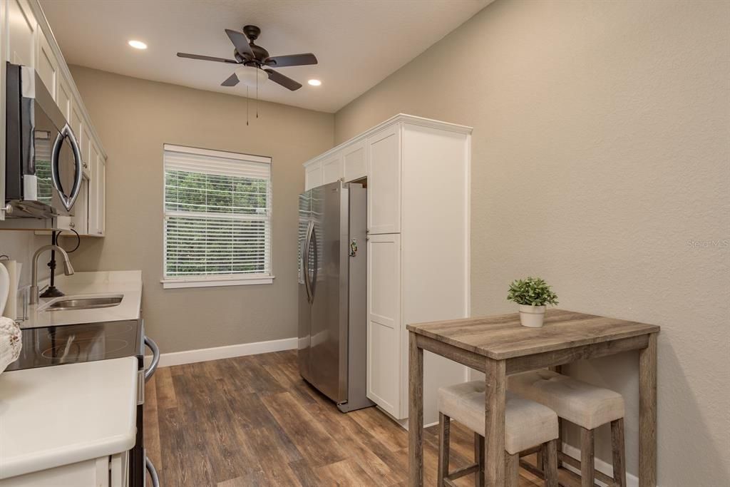 Dining room, Interior, Kitchen, Recessed Lighting, Wood Texture Flooring