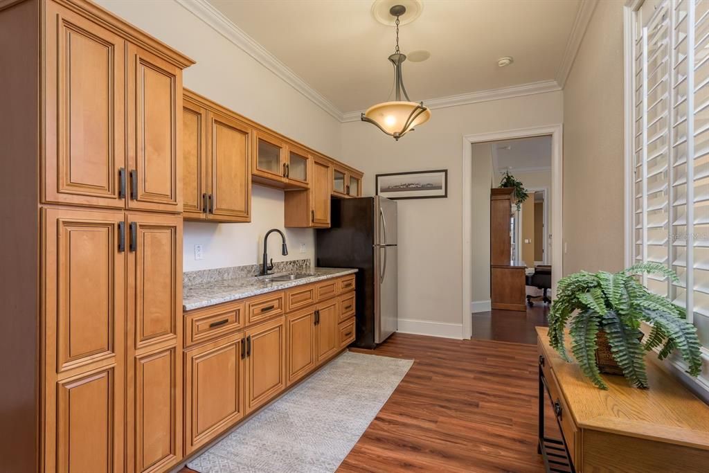 Interior, Kitchen, Pendant Lights, Wood Texture Flooring