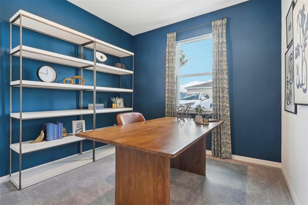 Home Office, Interior