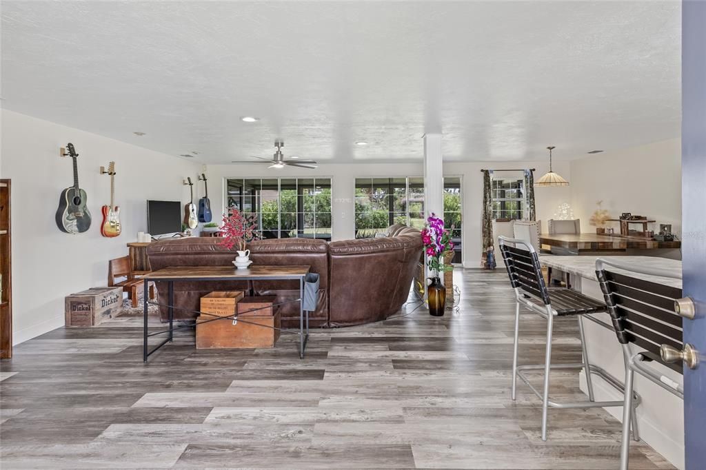 Interior, Living room, Pendant Lights, Recessed Lighting, Wood Texture Flooring