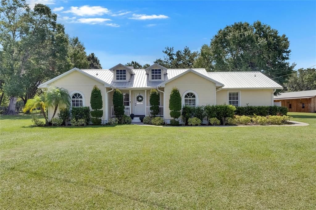 Backyard, Exterior, Facade, Farmhouse