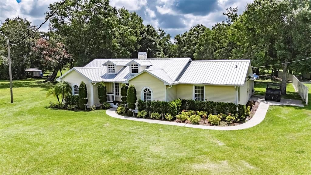 Backyard, Exterior, Facade, Farmhouse