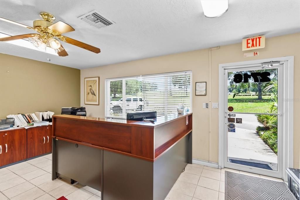 Home Office, Interior