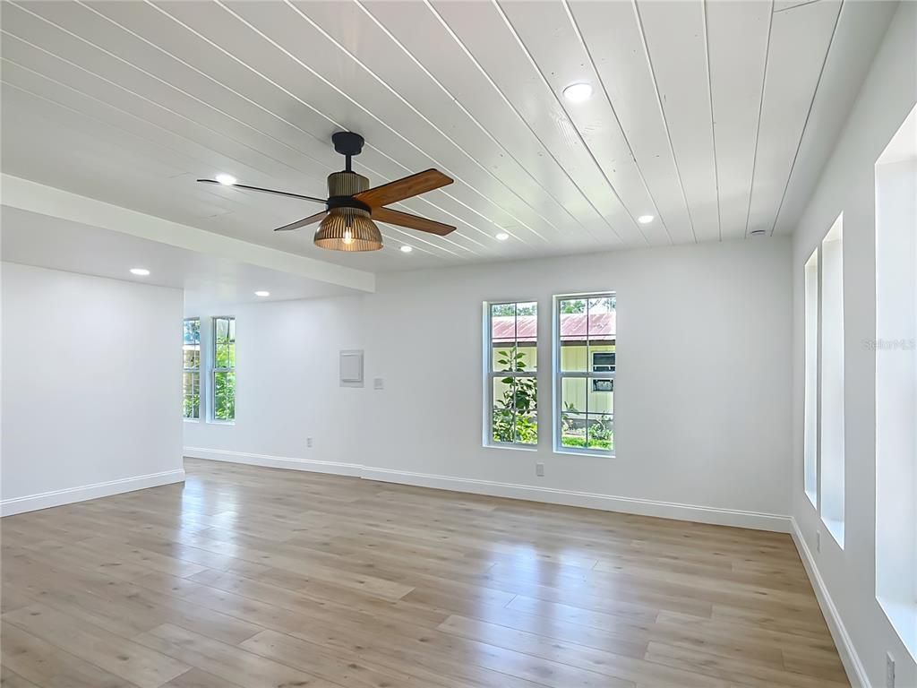 Empty room, Interior, Recessed Lighting, Wood Texture Flooring