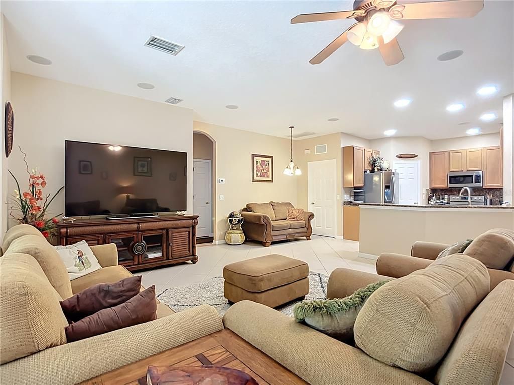 Interior, Kitchen, Living room, Pendant Lights, Recessed Lighting, Stainless Steel Appliances