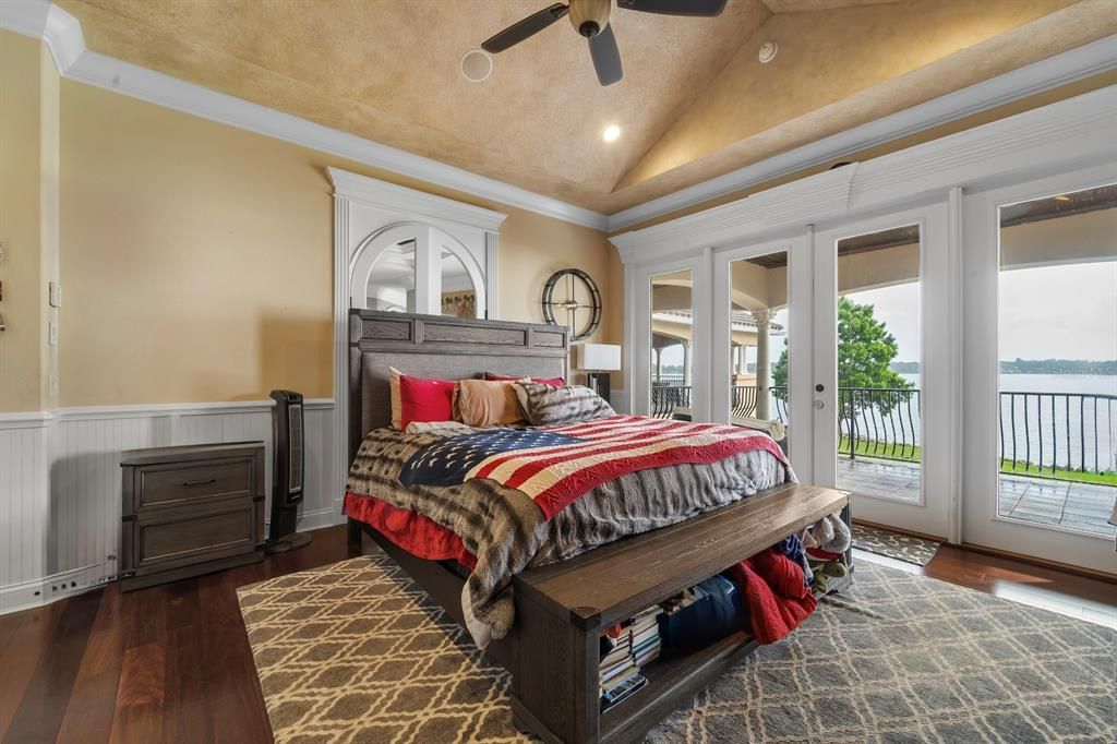 Bedroom, Interior, Recessed Lighting, Water, Wood Texture Flooring