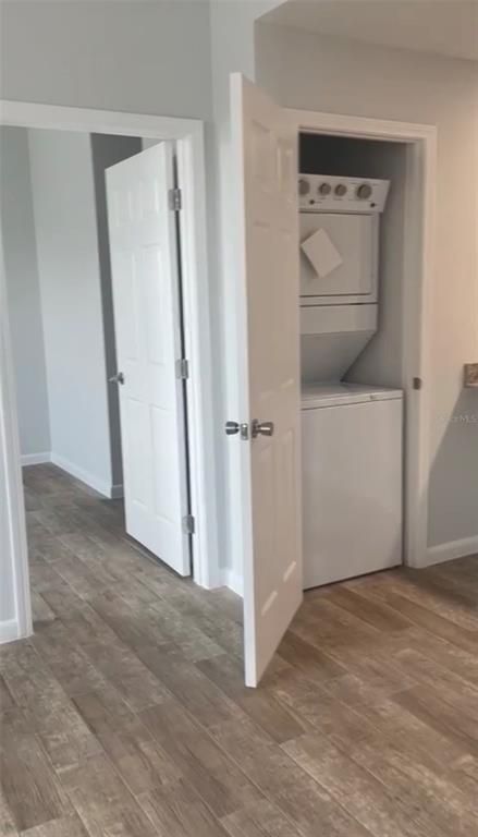 Interior, Utility Closets, Washer, Wood Texture Flooring