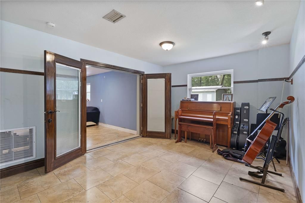 Interior, Piano, Recessed Lighting