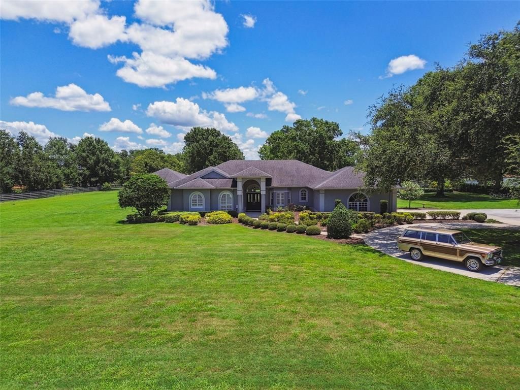 Attached, Backyard, Exterior, Facade, French Provincial