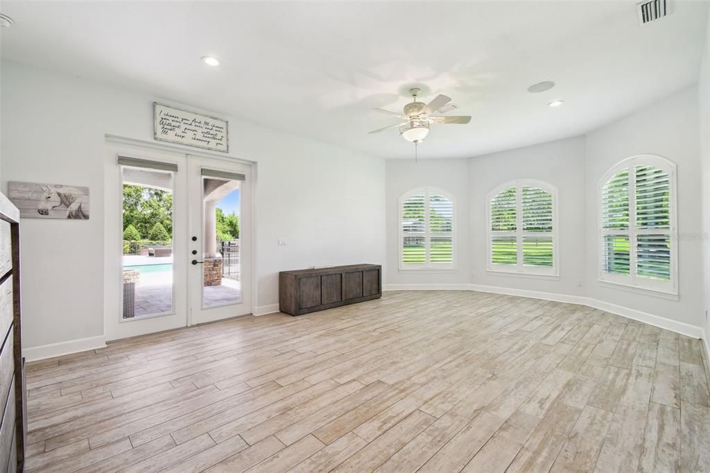 Empty room, Interior, Recessed Lighting, Wood Texture Flooring