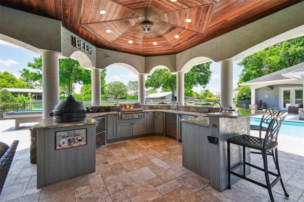 Exterior, Outdoor Kitchen
