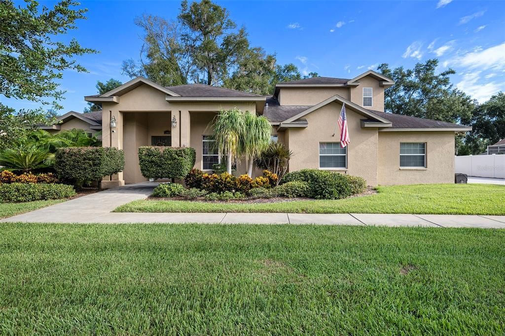 Backyard, Exterior, Facade, Ranch