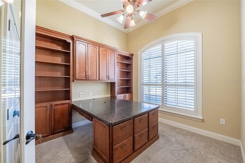 Home Office, Interior