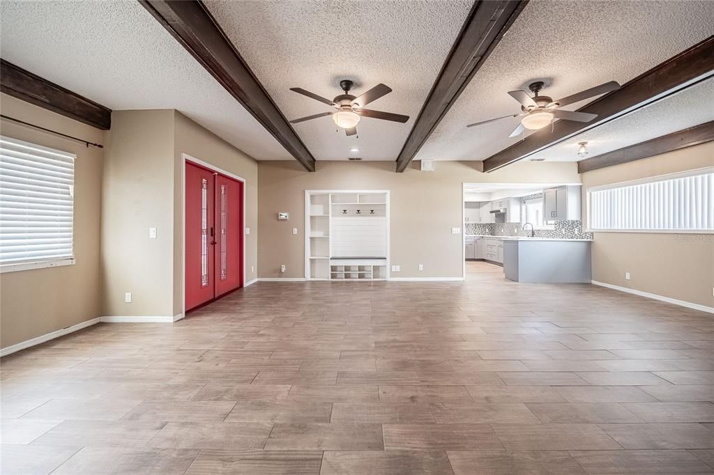 Empty room, Interior, Recessed Lighting