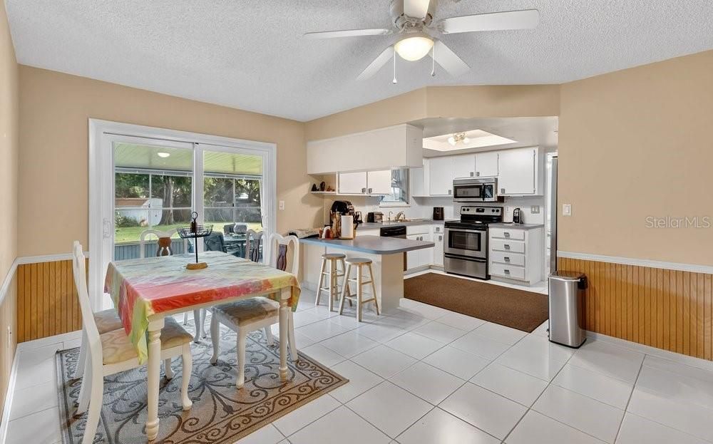 Dining room, Interior, Kitchen, Stainless Steel Appliances