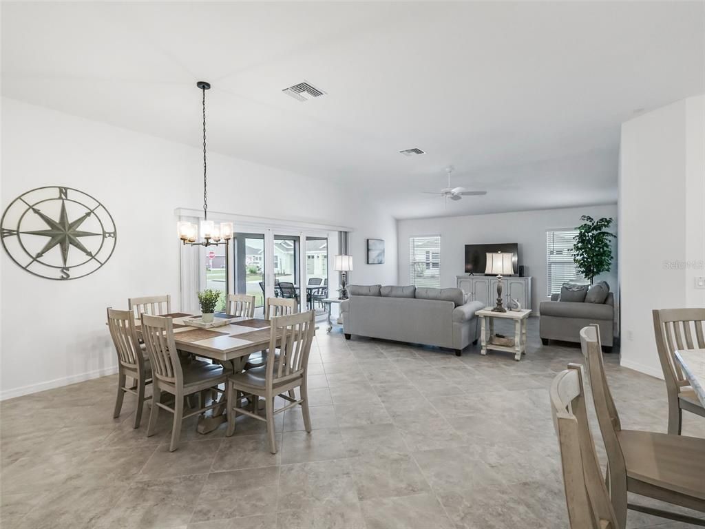 Chandelier, Dining room, Interior, Living room, Pendant Lights