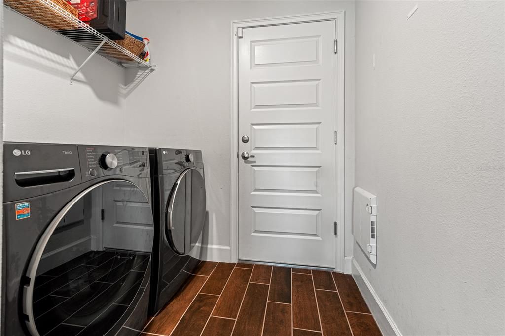 Interior, Utility Closets, Washer, Wood Texture Flooring